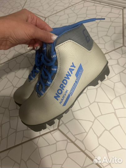 Лыжные ботинки