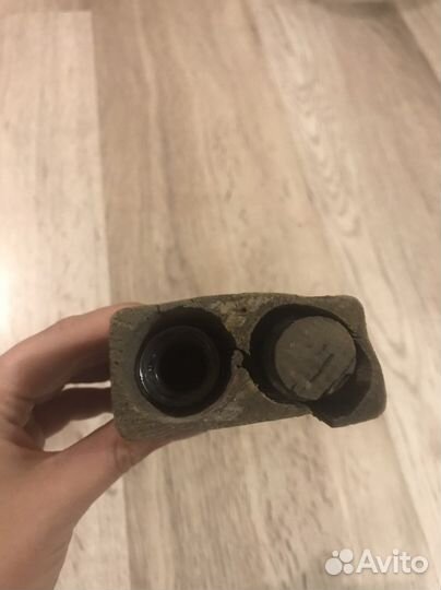 Бутыльки в деревянном чехле