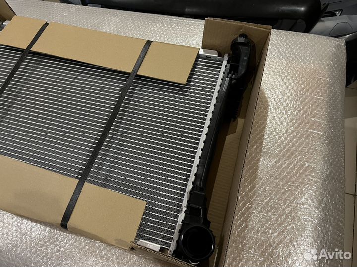 Радиатор охлаждения Mercedes W204 GLK X204 W212