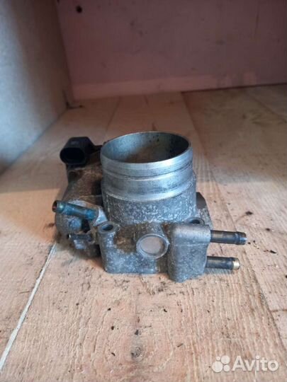 Дроссельная заслонка Пассат Б5 1.8т 06B133062E