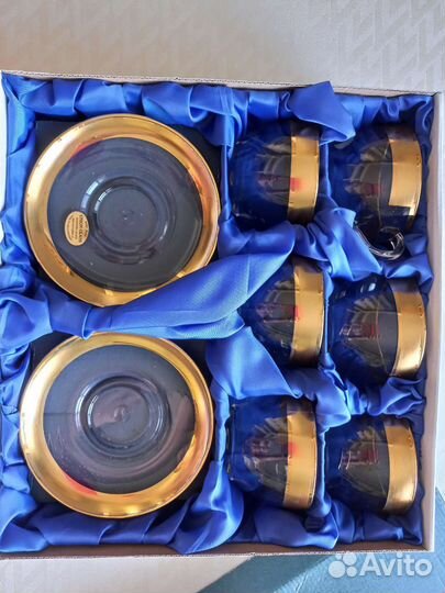 Чайные чашки с блюдцами