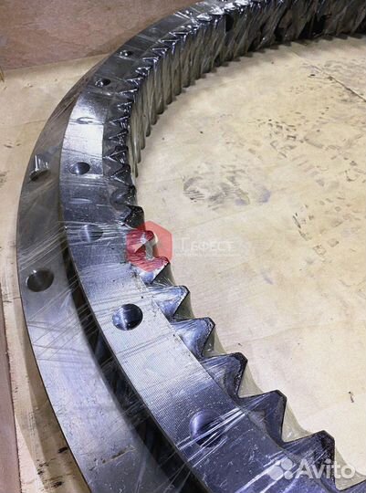 Опорно-поворотный круг Hitachi ZX160W 9169646