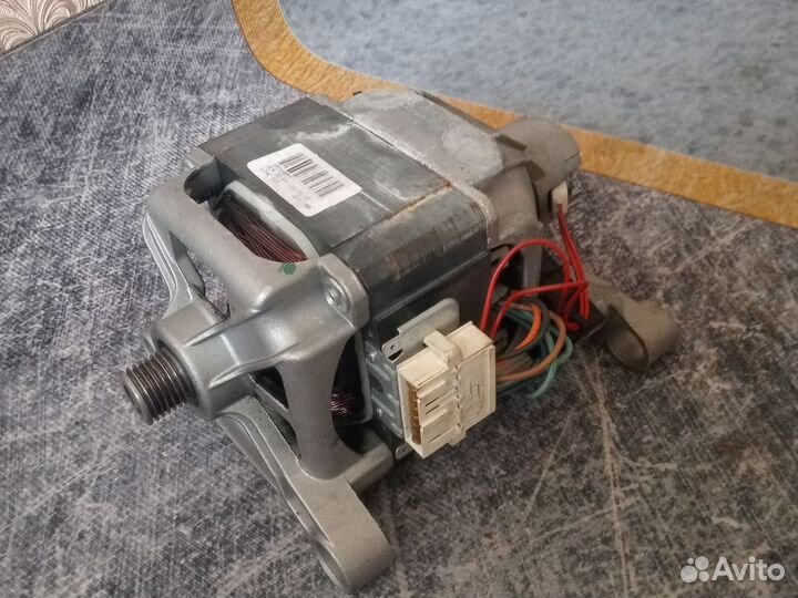 Двигататель стиральной машины ariston arsf 125