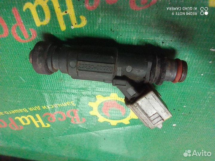 Форсунка Toyota Avensis универсал 1.8 2008