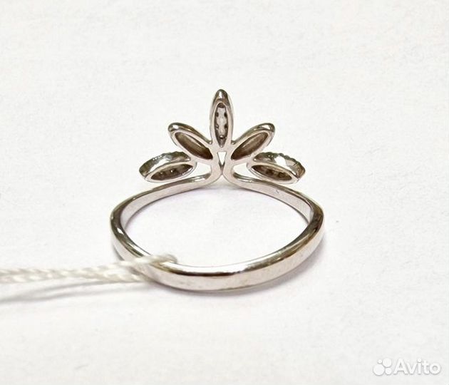 Кольцо с природным камнем Золото