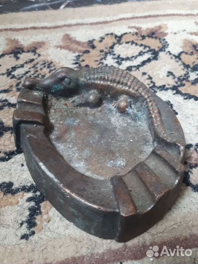 Пепельница крокодил