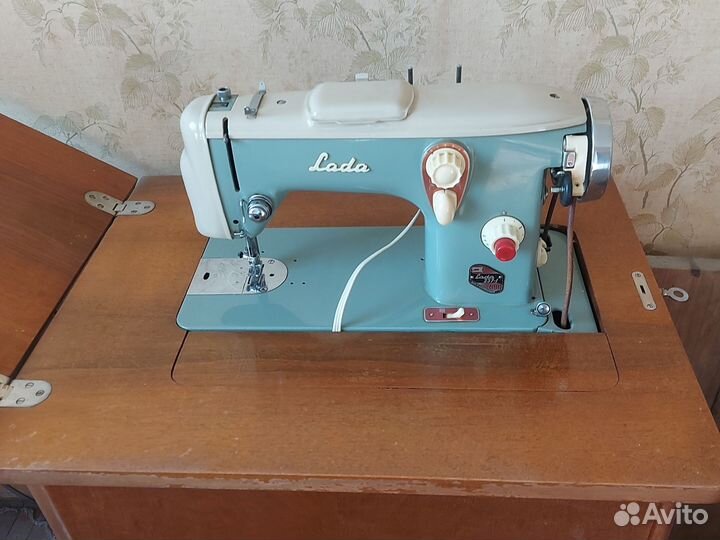 Швейная машина LADA 237-1
