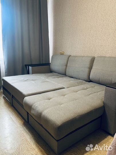 Большой угловой диван