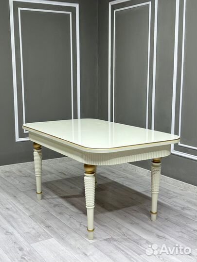 Стол обеденный