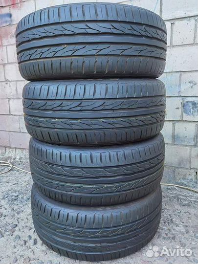 Kumho Ecsta PS31 215/50 R17 95W