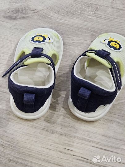 Сандали детские 22 размер