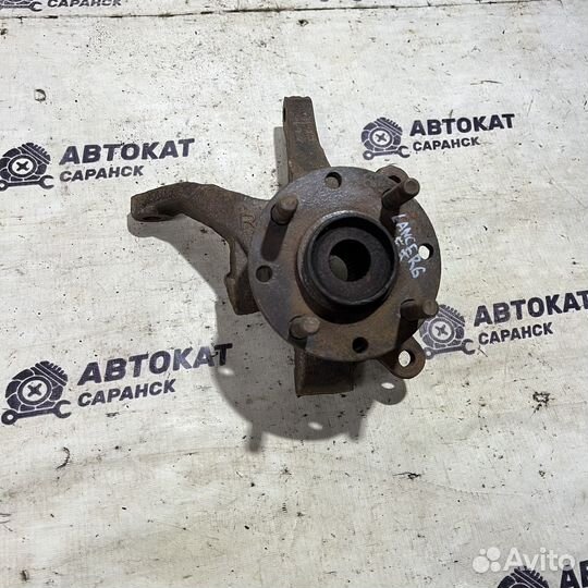 Поворотный кулак правый Mitsubishi Lancer 6