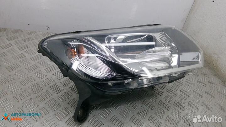Фара правая Dacia Sandero 2 2013 260604218R