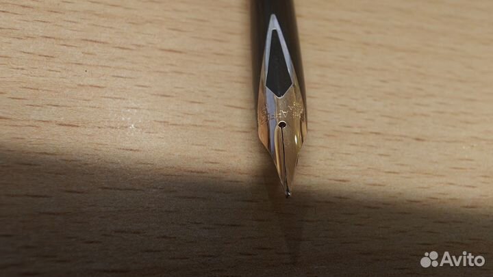 Перьевая ручка Sheaffer Targa Slim 675s M