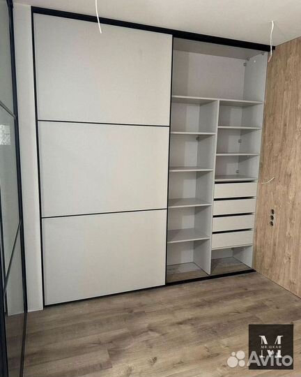 Современный шкаф купе