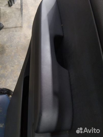 Обшивка передней двери SsangYong Kyron 07-14