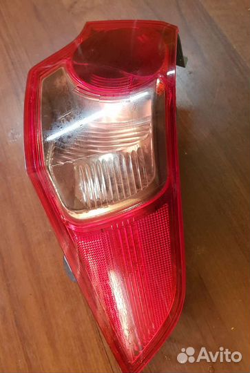 Фонарь задний правый Хонда Акорд 8. есть трещина