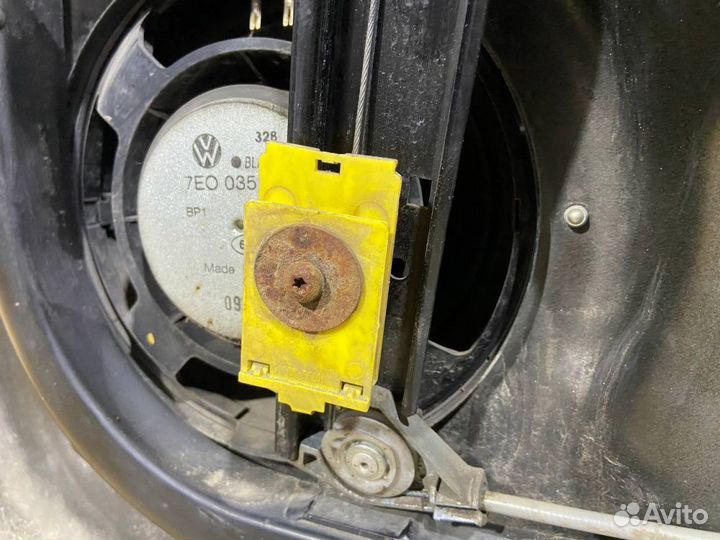 Стеклоподъемник Volkswagen Touareg 7L