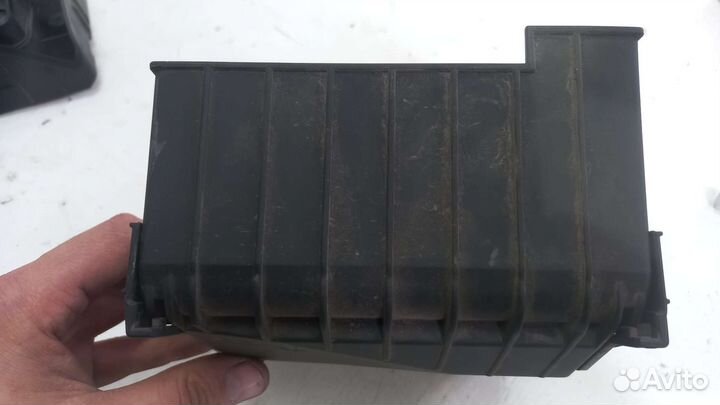 Крышка блока предохранителей Volkswagen Passat CC