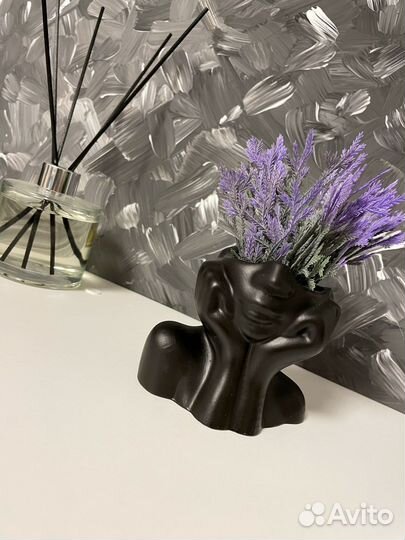 Кашпо «Мечтательница» девушка вазон