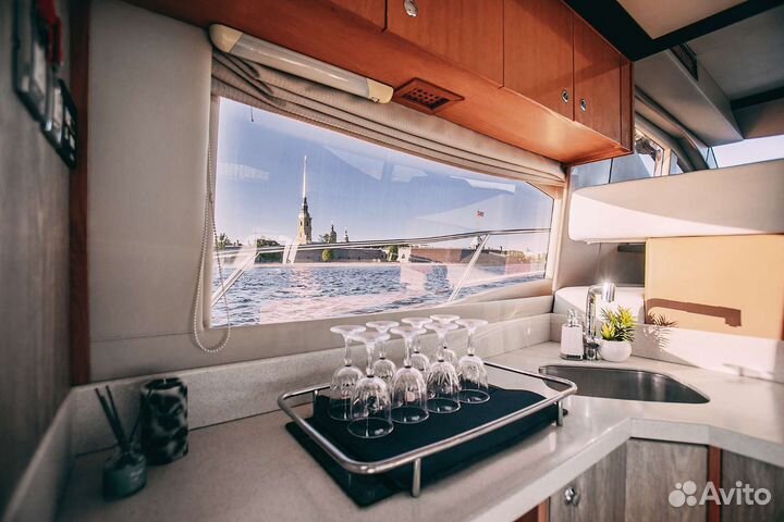 Аренда яхты Маджести 44