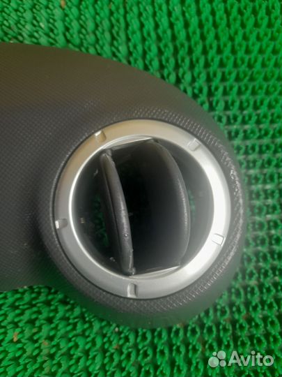 Дефлектор воздуховода Лада Ларгус