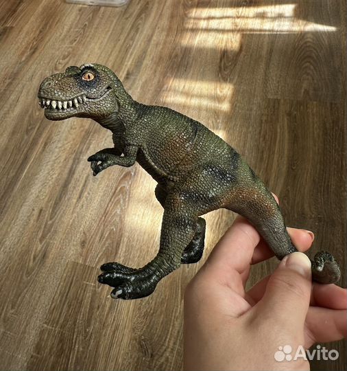 Динозавры игрушки