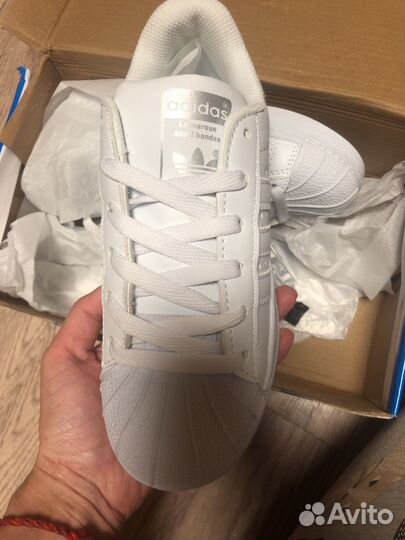 Кроссовки женские