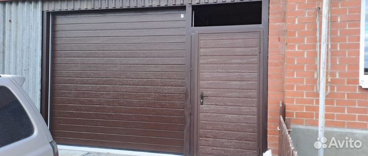 Секционные гаражные ворота Alutech