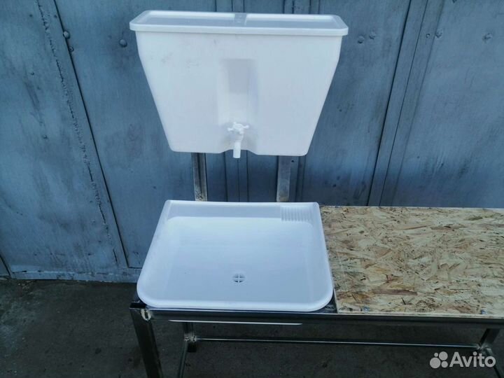 Умывальник уличный для дачного домика