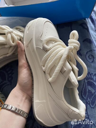 Кроссовки женские 39 размер