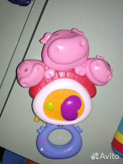 Подвесная игрушка Chicco Три поросенка