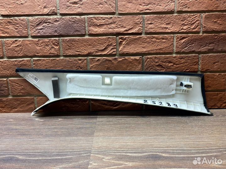 Обшивка стойки передняя левая Mercedes Benz W223