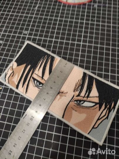 Нашивка атака титанов, нашивка леви аккерман