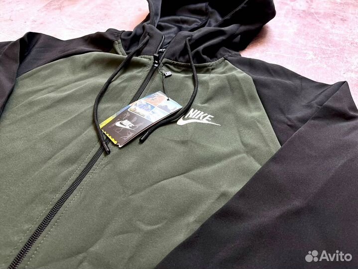 Спортивные костюмы Nike