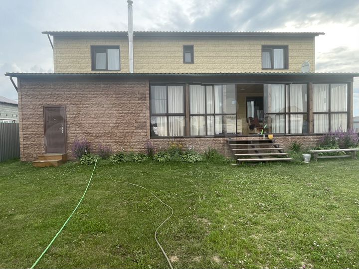 Дом 229,3 м² на участке 12 сот.