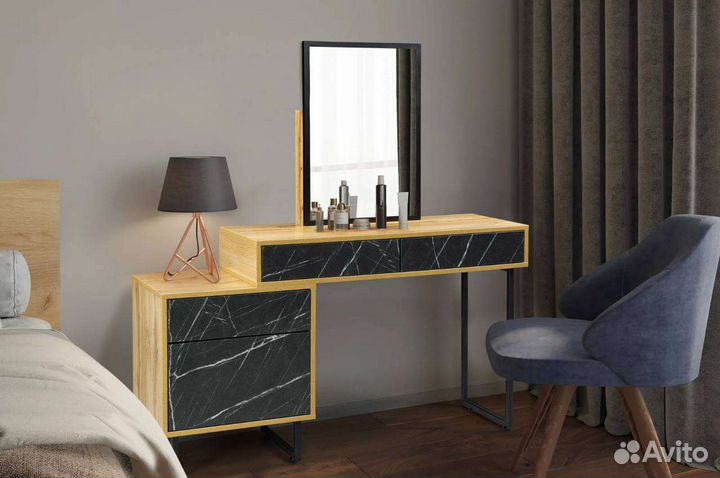 Туалетный столик (трюмо)