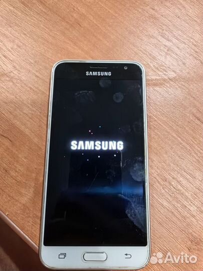 Samsung Galaxy J3 (2016) SM-J320F/DS, 8 ГБ