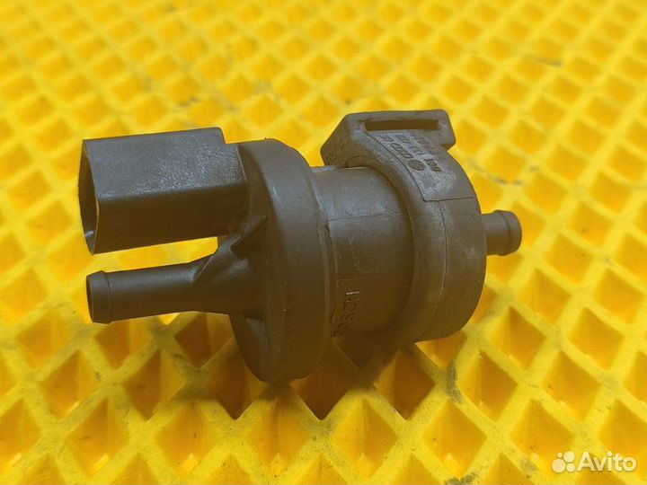 Клапан вентиляции бака Volkswagen Touareg GP 3.2