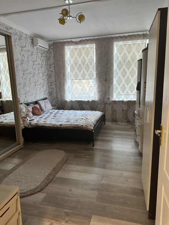 Доля в 3-к. квартире, 73 м², 2/2 эт.