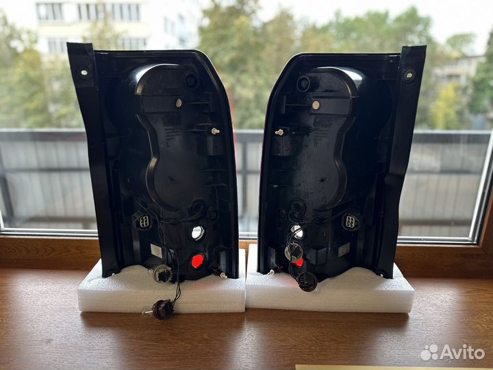 Фонари задние Land Rover Discovery 4