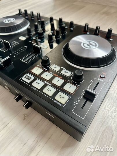 Dj контролер traktor