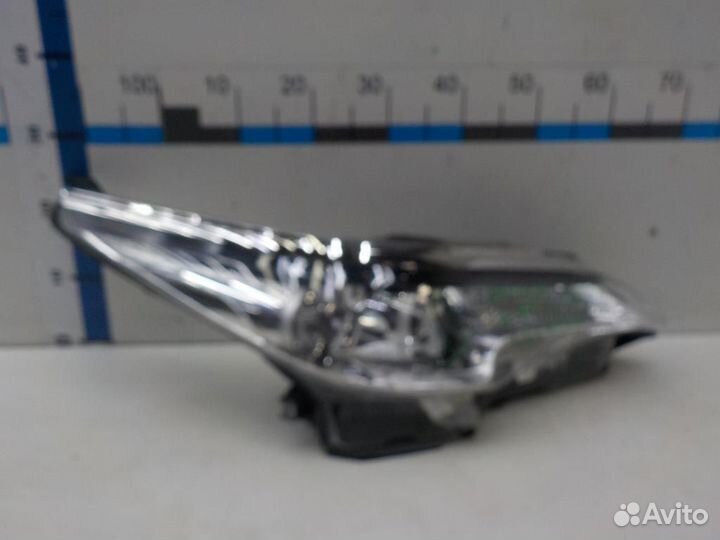 Фара правая Toyota Fortuner