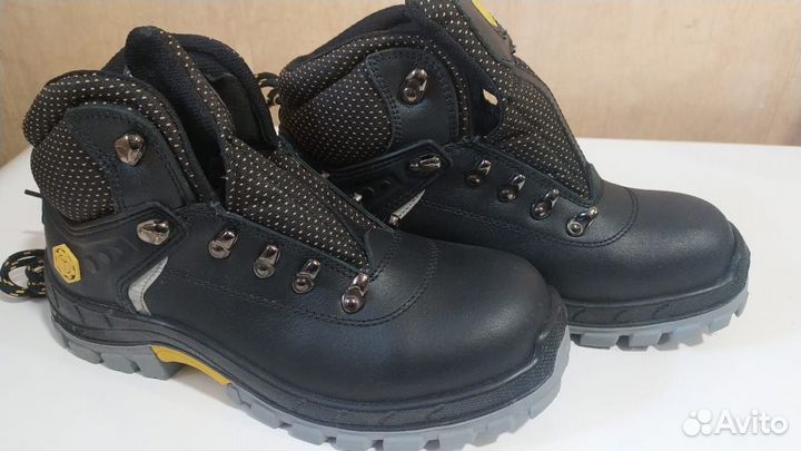 Ботинки рабочие с металлическим подноском