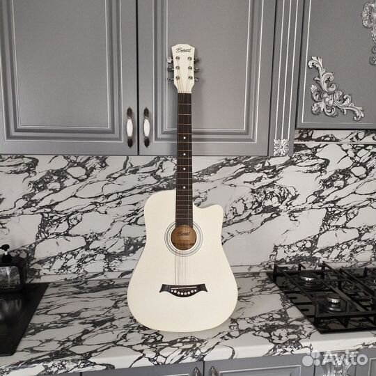 Акустическая гитара belucci