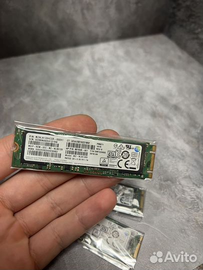 Ssd m2 samsung mznln128hcgr-000H1 128 GB