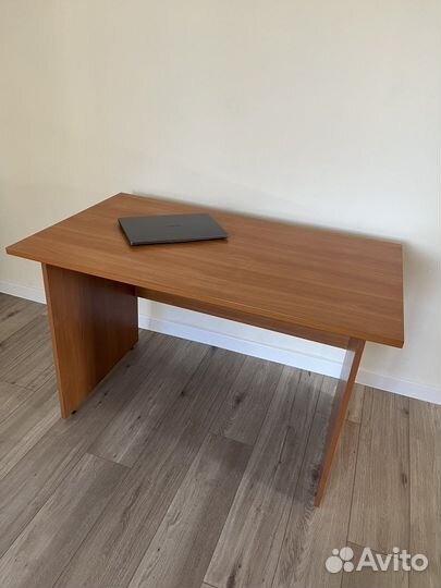 Письменный стол