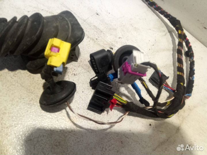 Проводка двери передней левой Skoda Octavia