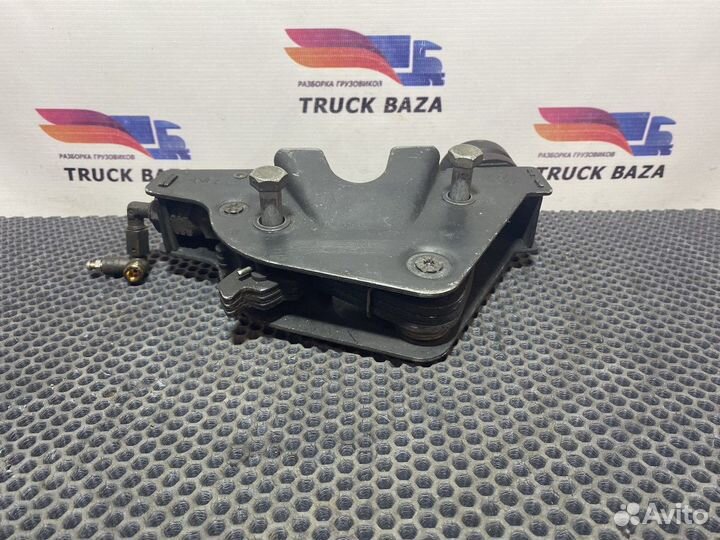 1810345 Замок кабины