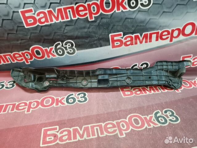 Пыльник крыла передний правый Lexus RX